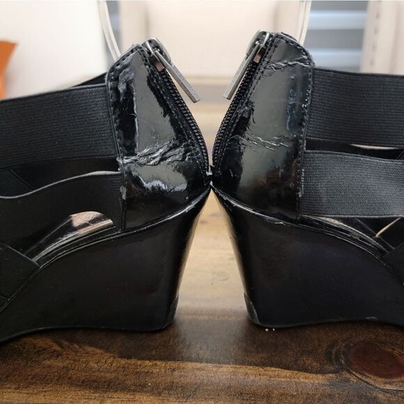 Kenneth Cole Reaction Women's Strappy Sandals Solid Black Back Zipper Size 7.5 - Picture 4 of 8